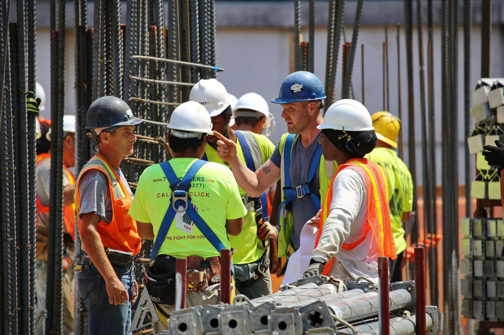 What Sets Apart Construction Hi-Vis Gear From Others: 5 Key Differences
